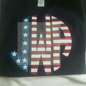 Circle full front monogram